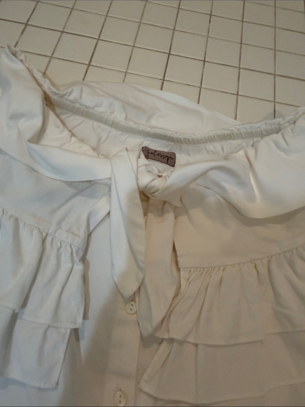 Petersyn White Off-Shoulder Ruffle Button-Down Top - Picture 6 of 6